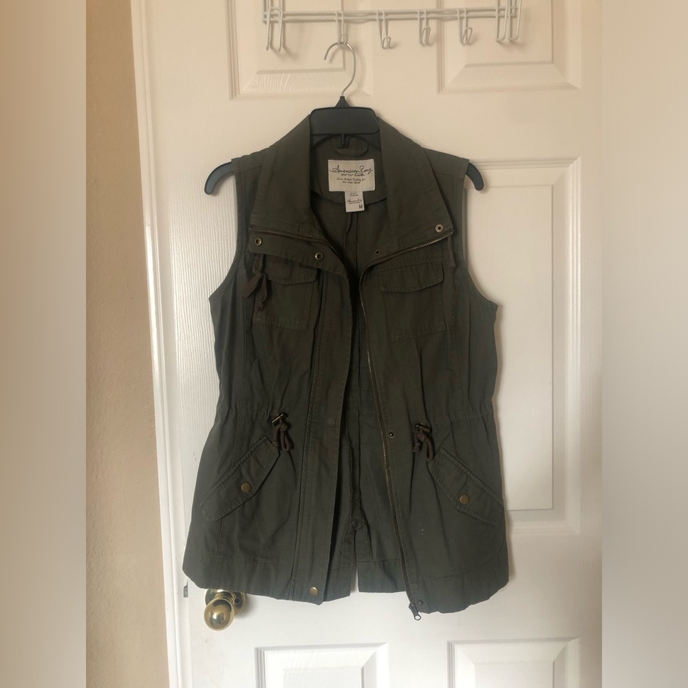 American rag sleeveless jacket